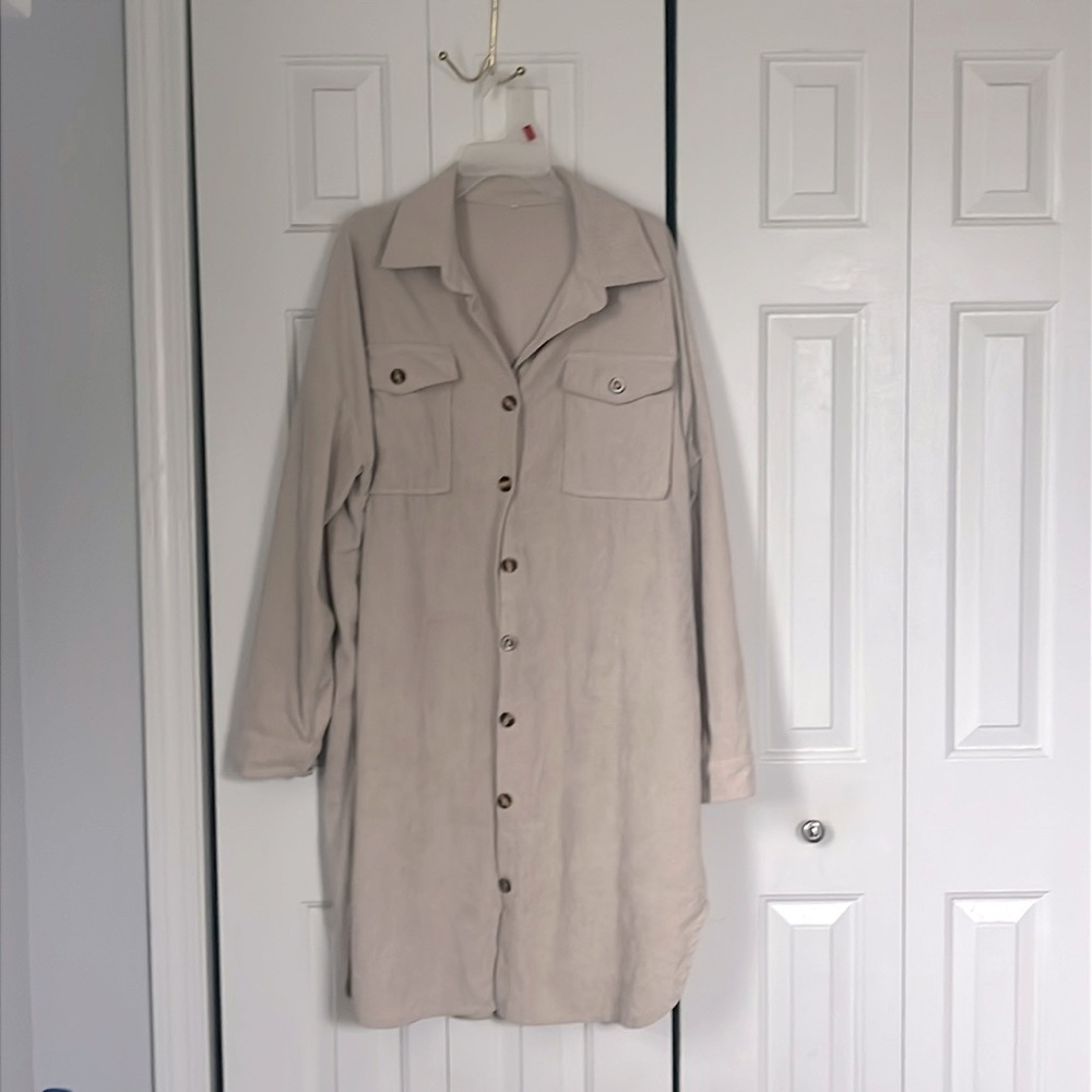 Thin corduroy jacket.